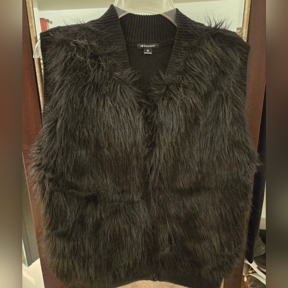 I Heart Ronson, Womens,  Black Faux Fur Vest, XL, NWOT